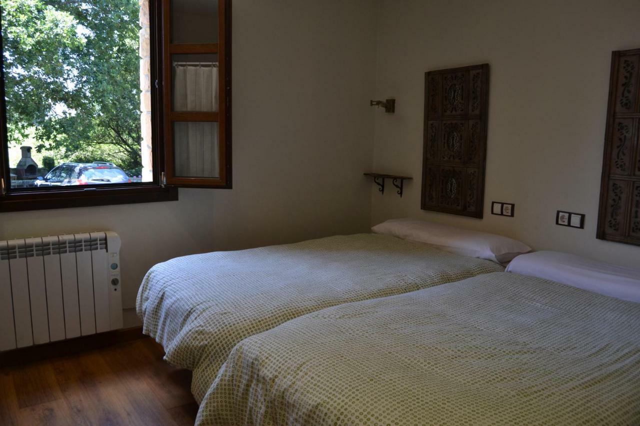 Apartamentos Rurales La Cirigueena Oles Kültér fotó